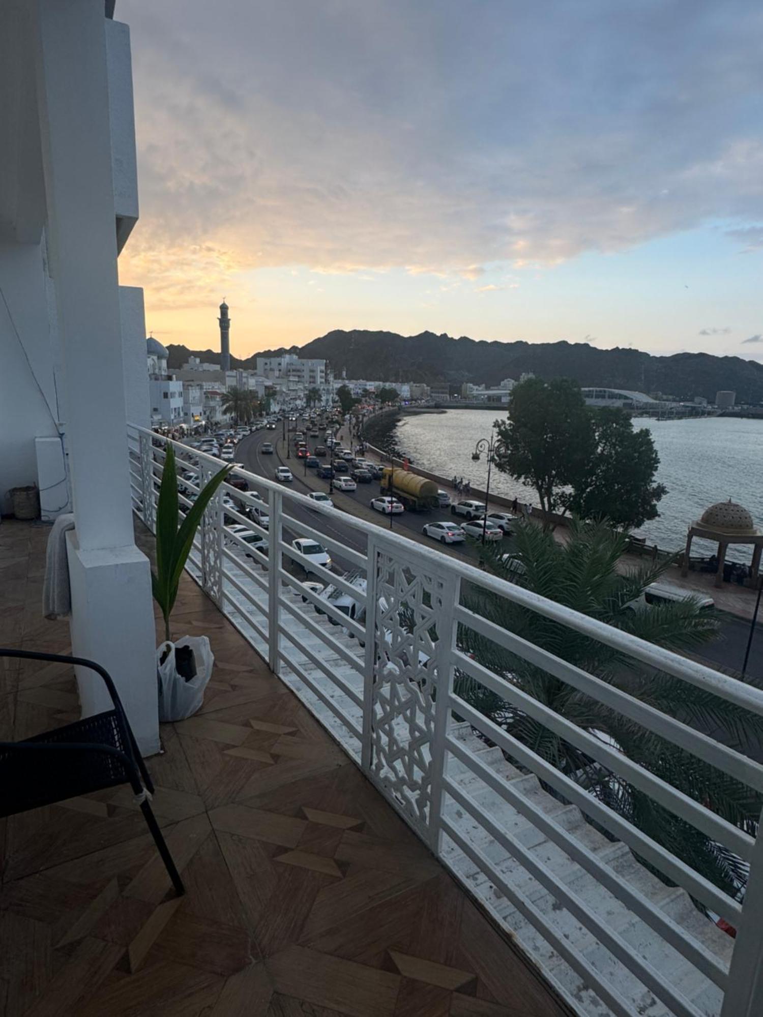 Muttrah Souq And Sea View Apartment มัสกัต ภายนอก รูปภาพ